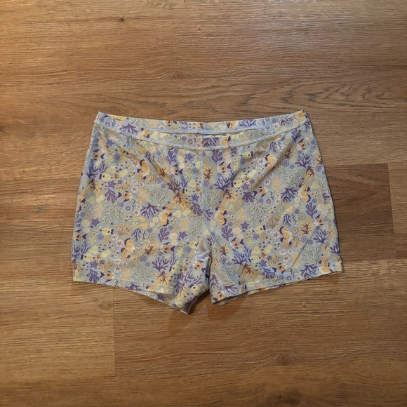 Floral Women's Shorts - Picture 1 of 5